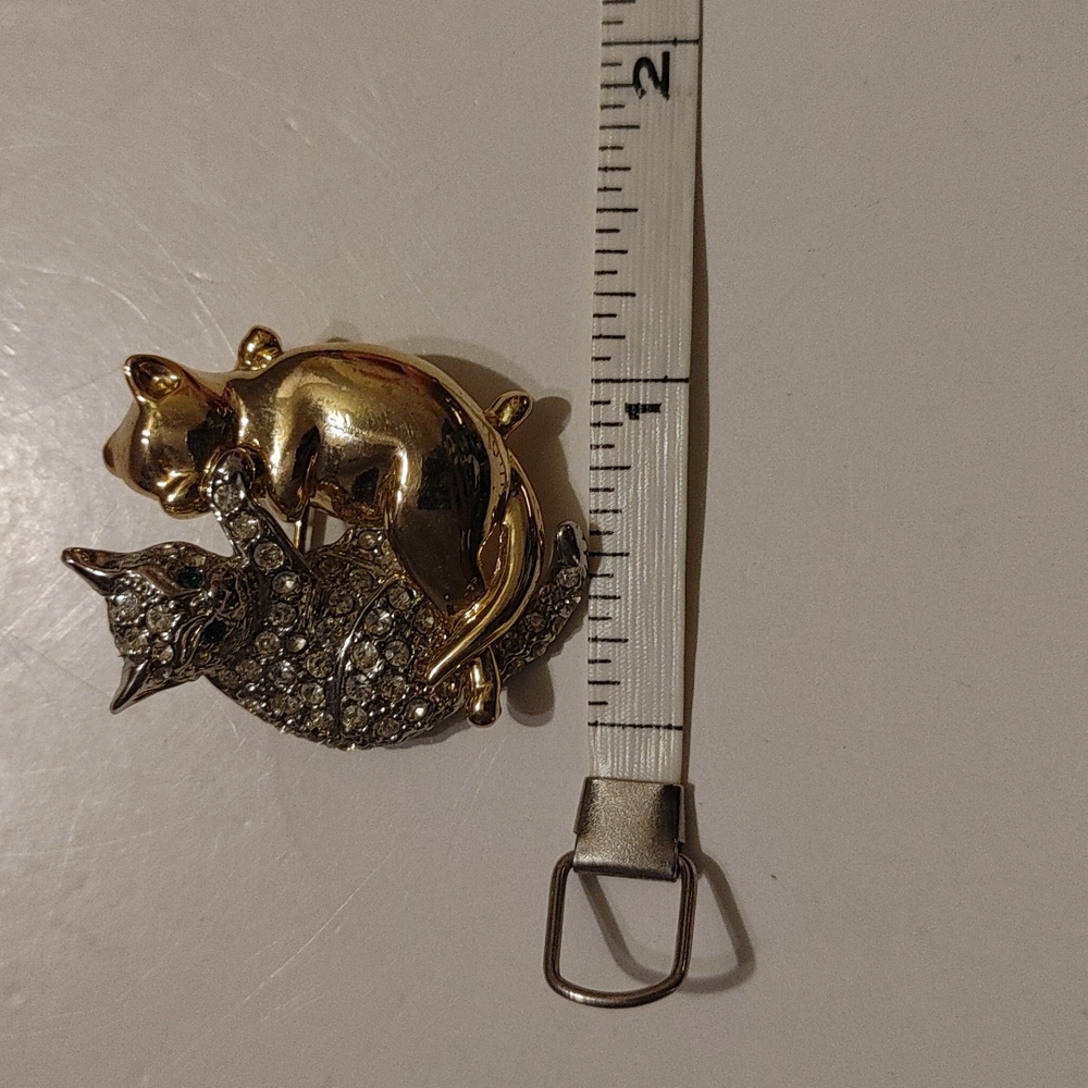 Two Tone Double Cat Brooch - Picture 4 of 4